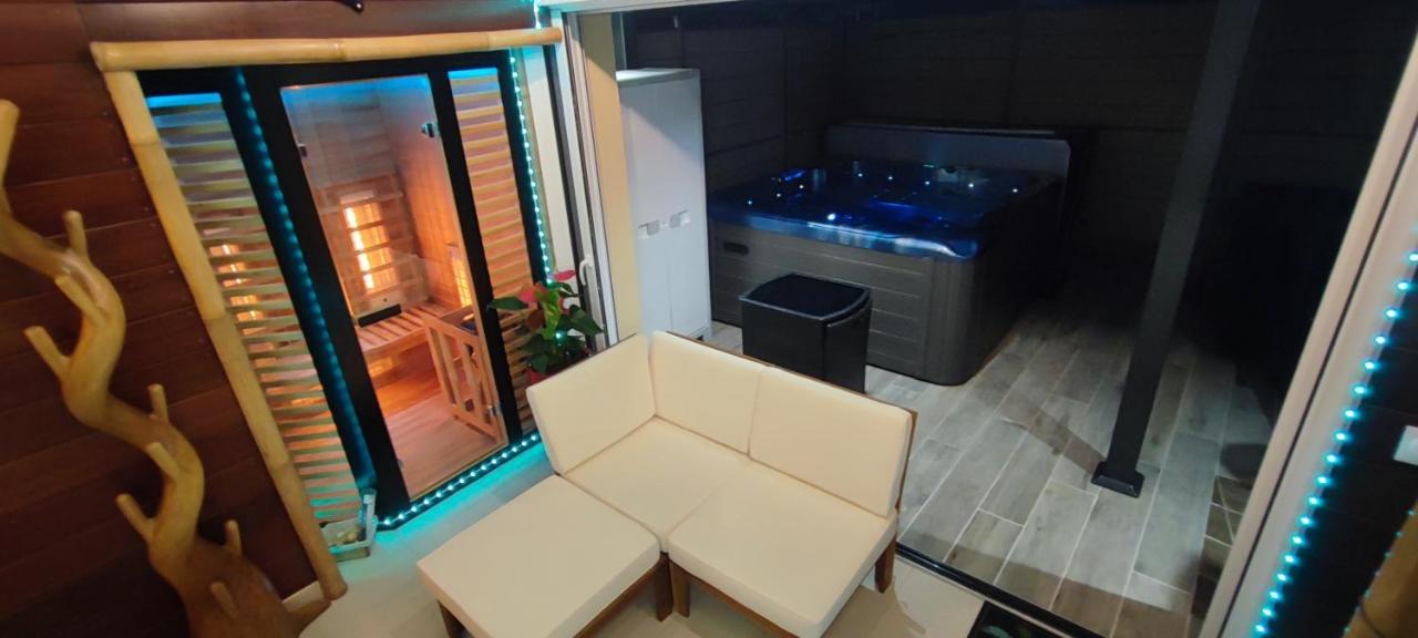 La Kaz Rhumantique Sauna And Spa Privatif La Rivière-Saint-Sauveur Eksteriør billede