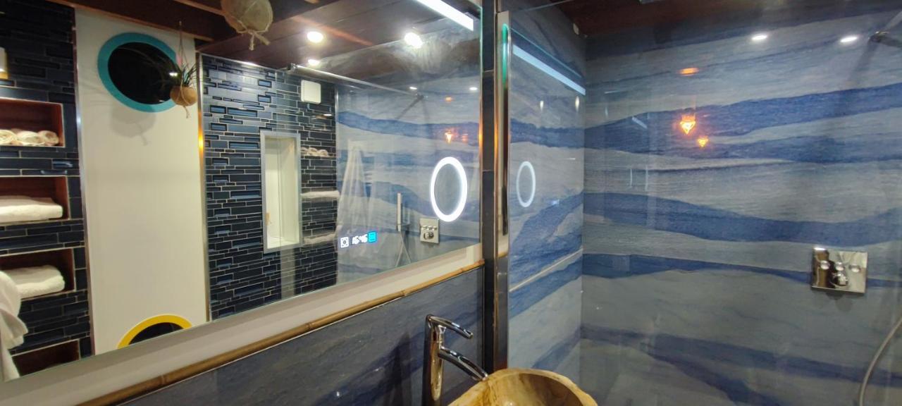 La Kaz Rhumantique Sauna And Spa Privatif La Rivière-Saint-Sauveur Eksteriør billede