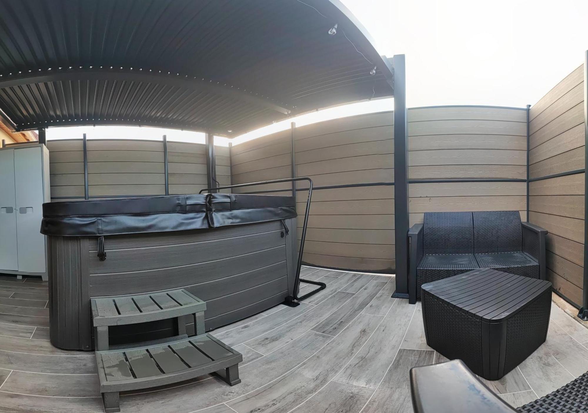 La Kaz Rhumantique Sauna And Spa Privatif La Rivière-Saint-Sauveur Eksteriør billede